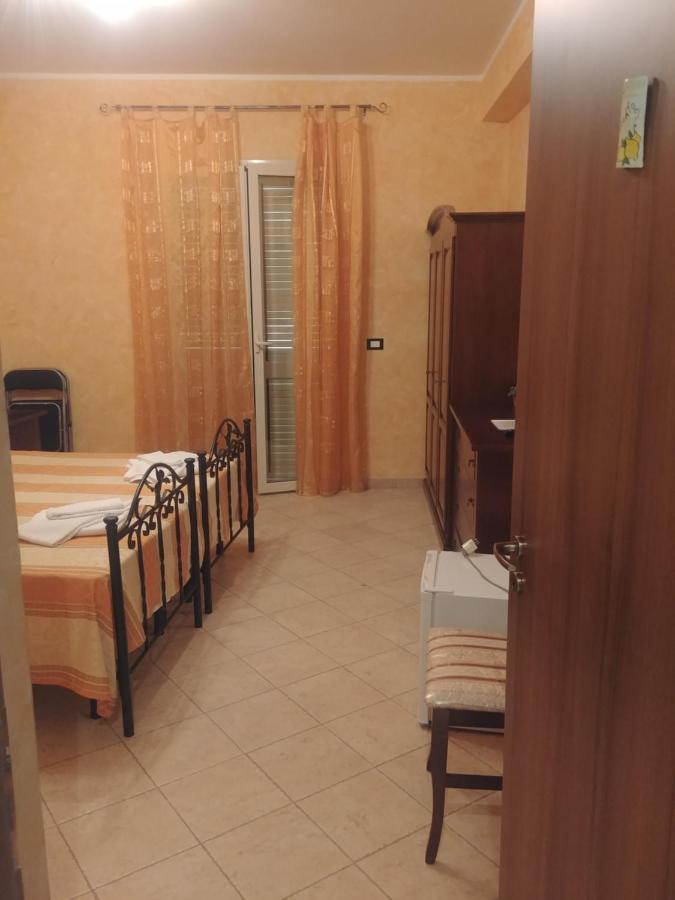 Bed and Breakfast Paradise House Калатабьано Экстерьер фото