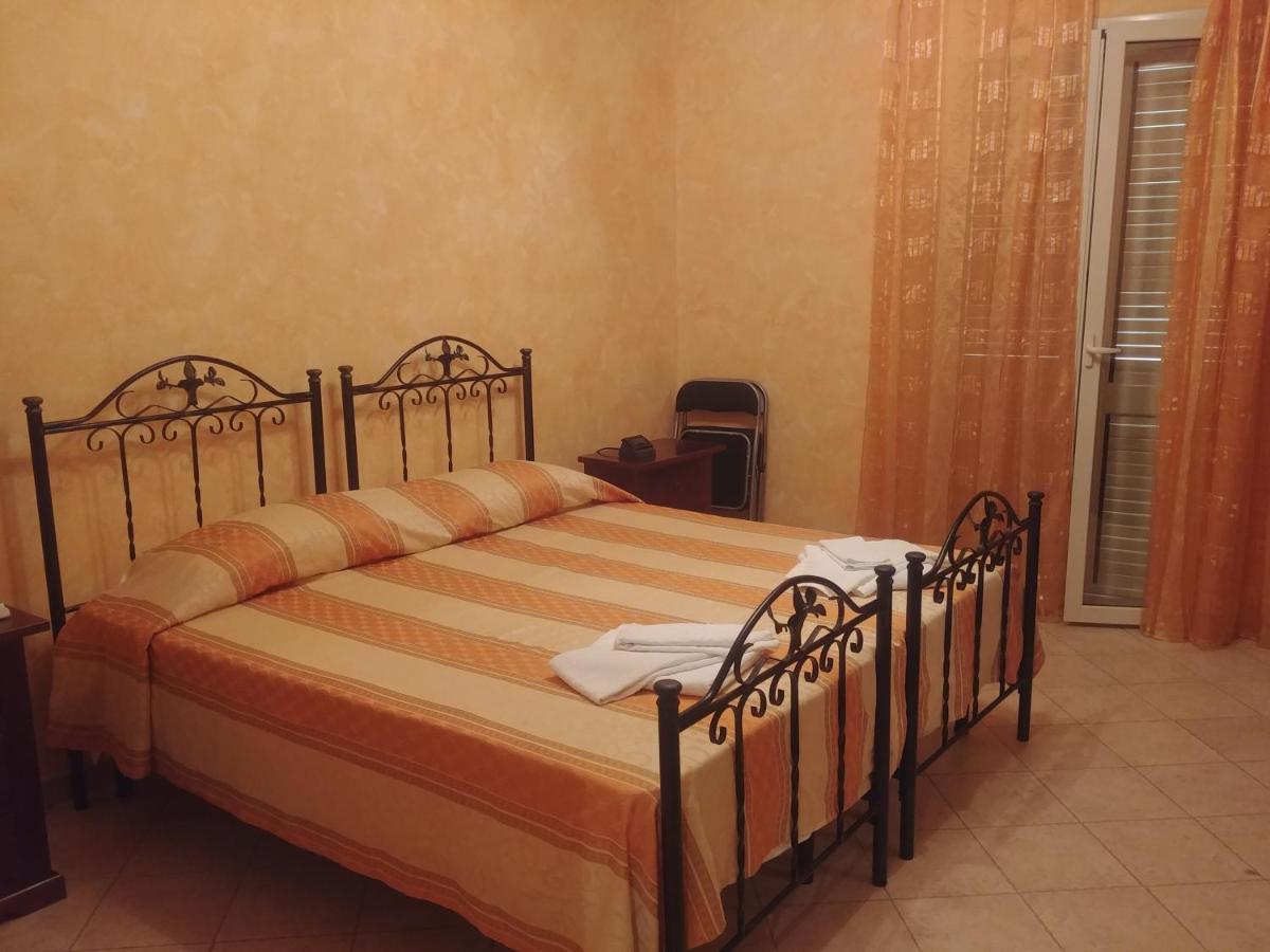 Bed and Breakfast Paradise House Калатабьано Экстерьер фото